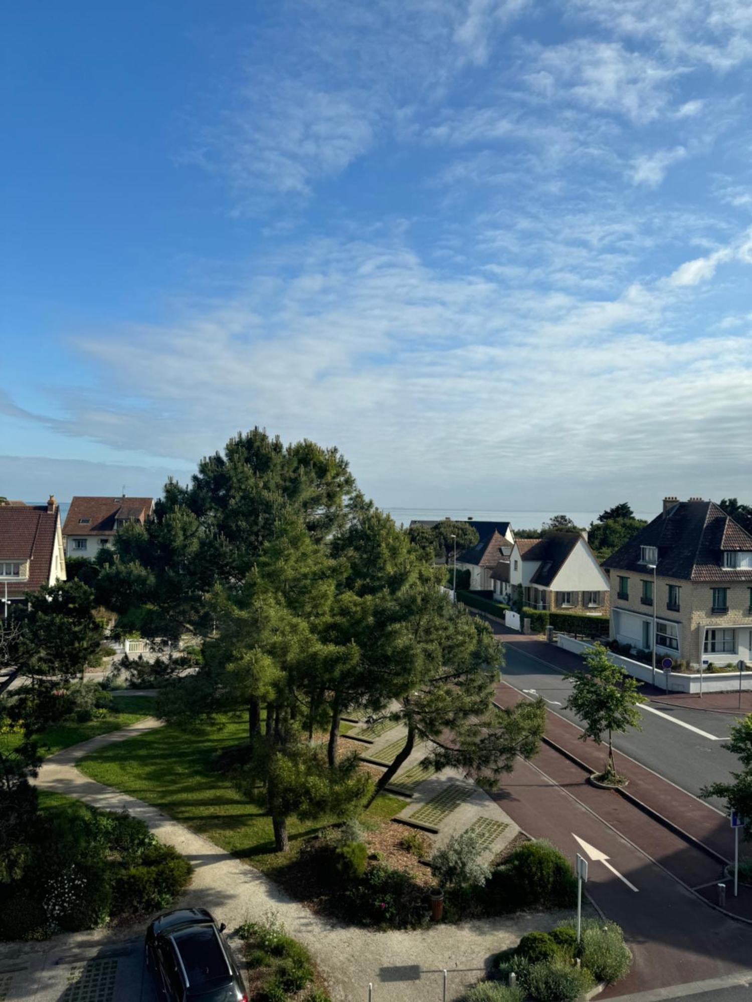 Chez-Marion Hotel Merville-Franceville-Plage Exterior foto